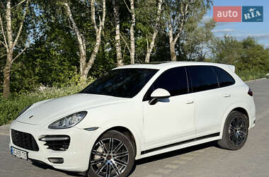 Внедорожник / Кроссовер Porsche Cayenne 2010 в 