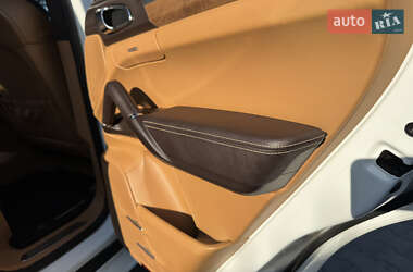 Внедорожник / Кроссовер Porsche Cayenne 2010 в 