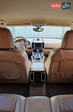 Внедорожник / Кроссовер Porsche Cayenne 2010 в 