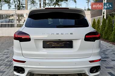 Позашляховик / Кросовер Porsche Cayenne 2016 в 