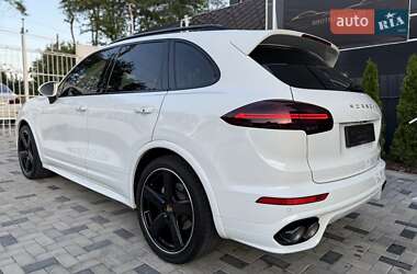 Позашляховик / Кросовер Porsche Cayenne 2016 в 