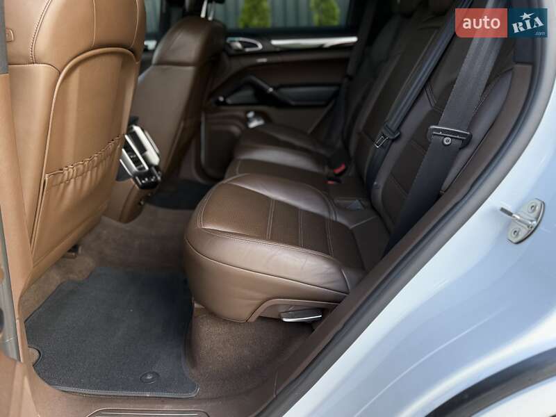 Позашляховик / Кросовер Porsche Cayenne 2016 в Одесі фото 23 Позашляховик / Кросовер Porsche Cayenne 2016 в Одесі