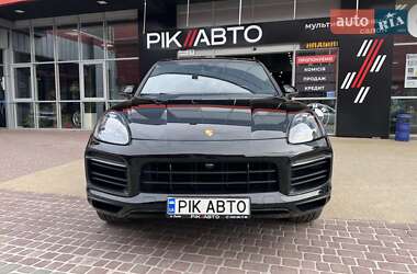 Внедорожник / Кроссовер Porsche Cayenne 2021 в 