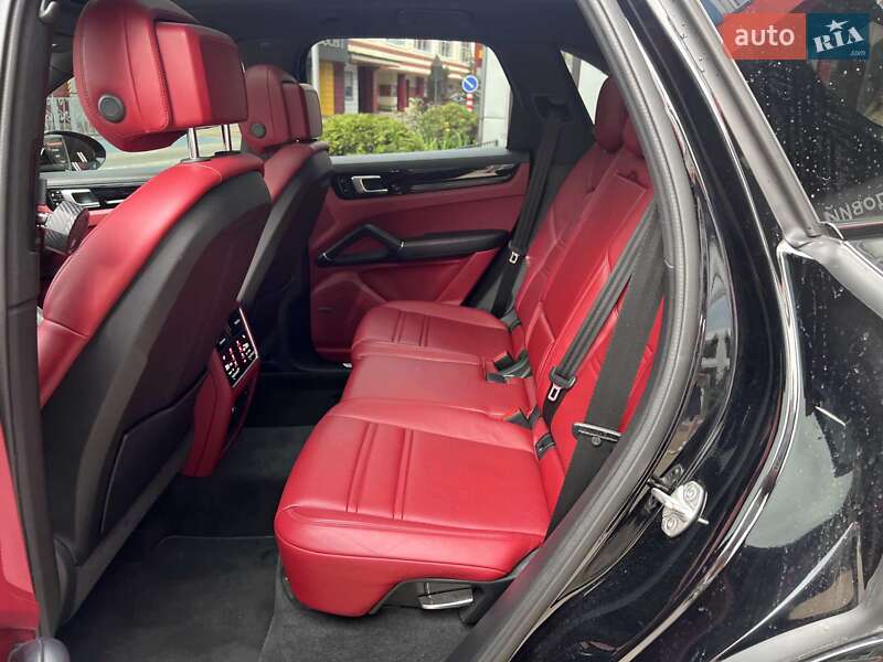 Позашляховик / Кросовер Porsche Cayenne 2021 в Львові