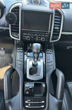 Внедорожник / Кроссовер Porsche Cayenne 2014 в 