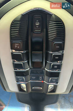 Внедорожник / Кроссовер Porsche Cayenne 2014 в 