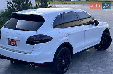 Внедорожник / Кроссовер Porsche Cayenne 2014 в 