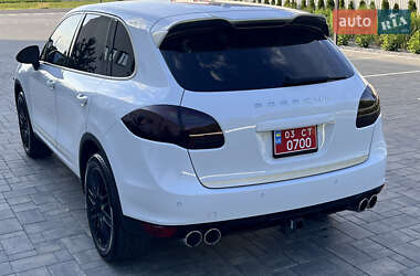 Внедорожник / Кроссовер Porsche Cayenne 2014 в 