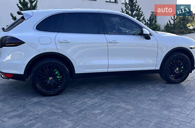 Внедорожник / Кроссовер Porsche Cayenne 2014 в 