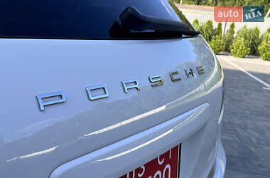 Внедорожник / Кроссовер Porsche Cayenne 2014 в 