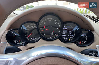 Внедорожник / Кроссовер Porsche Cayenne 2014 в 