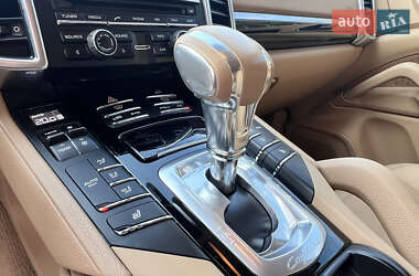 Внедорожник / Кроссовер Porsche Cayenne 2014 в 