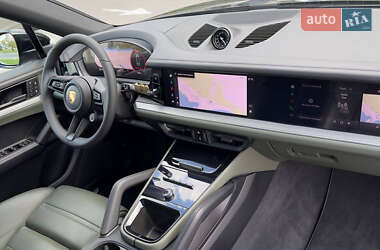Внедорожник / Кроссовер Porsche Cayenne 2023 в 