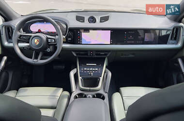 Внедорожник / Кроссовер Porsche Cayenne 2023 в 