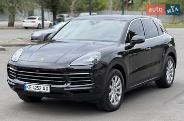 Внедорожник / Кроссовер Porsche Cayenne 2018 в 