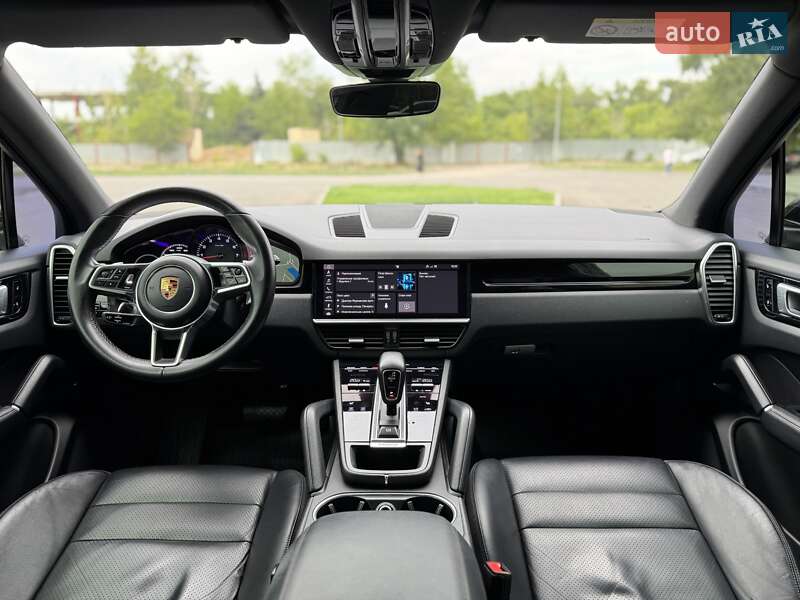 Внедорожник / Кроссовер Porsche Cayenne 2018 в Днепре
