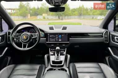Внедорожник / Кроссовер Porsche Cayenne 2018 в 