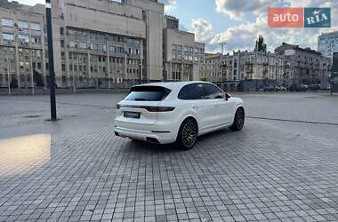 Внедорожник / Кроссовер Porsche Cayenne 2022 в 