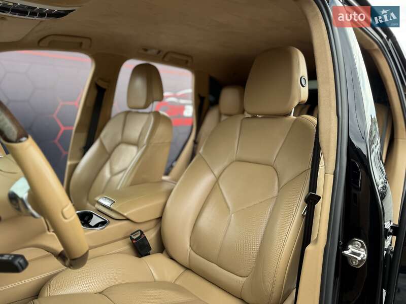 Внедорожник / Кроссовер Porsche Cayenne 2012 в Днепре