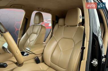 Внедорожник / Кроссовер Porsche Cayenne 2012 в 