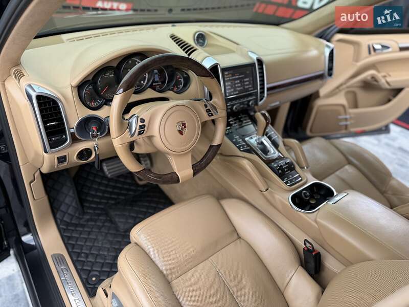 Внедорожник / Кроссовер Porsche Cayenne 2012 в Днепре