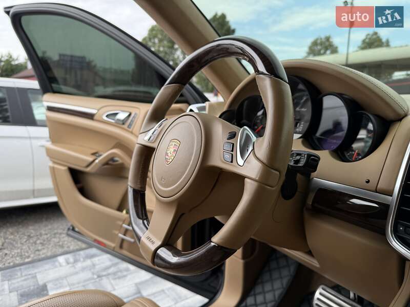 Внедорожник / Кроссовер Porsche Cayenne 2012 в Днепре