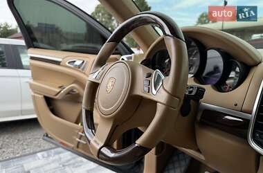 Внедорожник / Кроссовер Porsche Cayenne 2012 в 