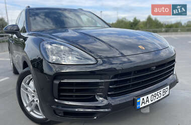 Внедорожник / Кроссовер Porsche Cayenne 2018 в 