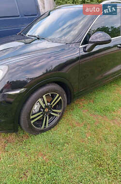 Внедорожник / Кроссовер Porsche Cayenne 2010 в 