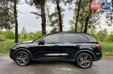 Внедорожник / Кроссовер Porsche Cayenne 2012 в 