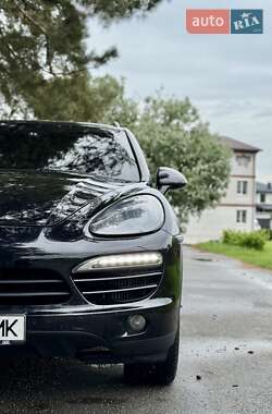 Внедорожник / Кроссовер Porsche Cayenne 2012 в 