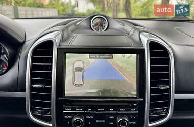 Внедорожник / Кроссовер Porsche Cayenne 2012 в 
