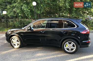 Позашляховик / Кросовер Porsche Cayenne 2015 в 