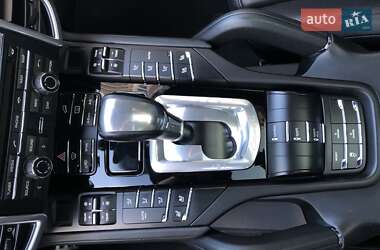 Позашляховик / Кросовер Porsche Cayenne 2015 в 
