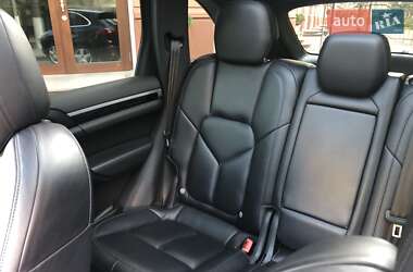 Позашляховик / Кросовер Porsche Cayenne 2015 в 