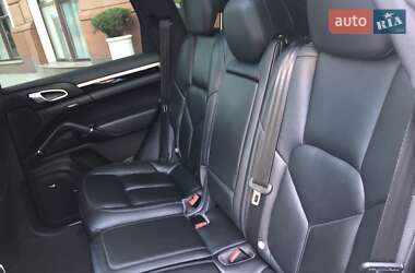 Позашляховик / Кросовер Porsche Cayenne 2015 в 