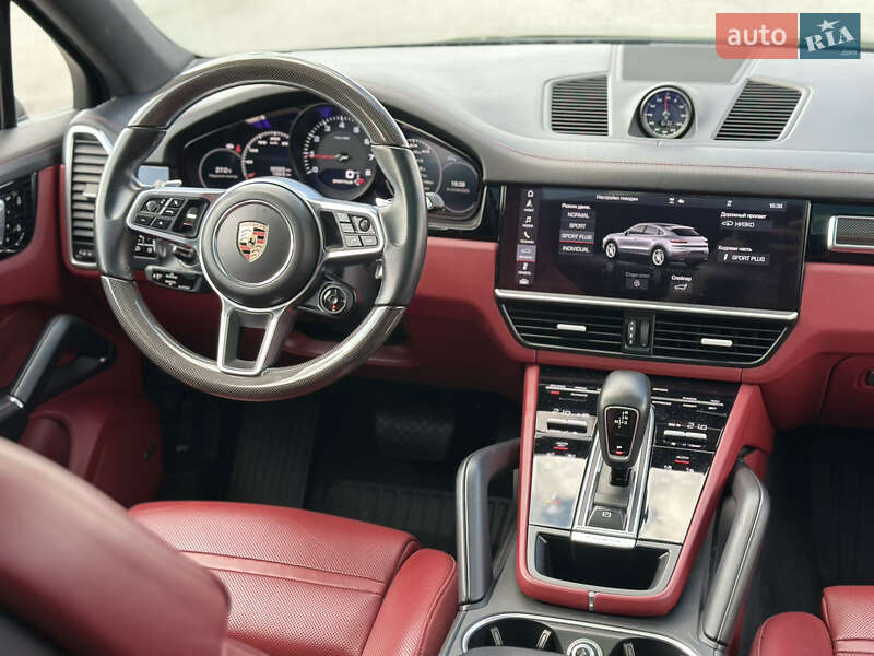 Внедорожник / Кроссовер Porsche Cayenne 2019 в Киеве