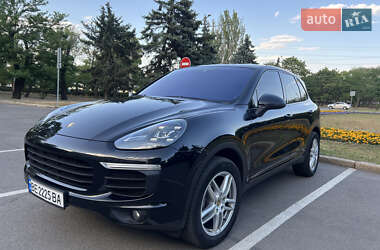 Позашляховик / Кросовер Porsche Cayenne 2015 в Миколаєві