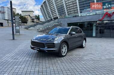 Внедорожник / Кроссовер Porsche Cayenne 2020 в 