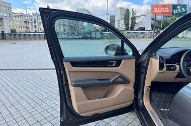 Внедорожник / Кроссовер Porsche Cayenne 2020 в 