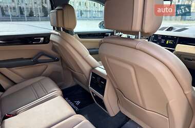 Внедорожник / Кроссовер Porsche Cayenne 2020 в 