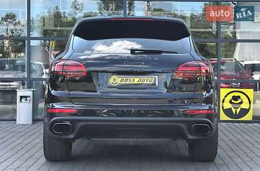 Внедорожник / Кроссовер Porsche Cayenne 2015 в 