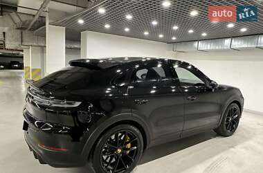 Позашляховик / Кросовер Porsche Cayenne 2024 в 