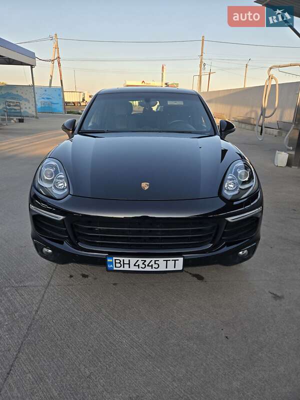 Внедорожник / Кроссовер Porsche Cayenne 2016 в Одессе