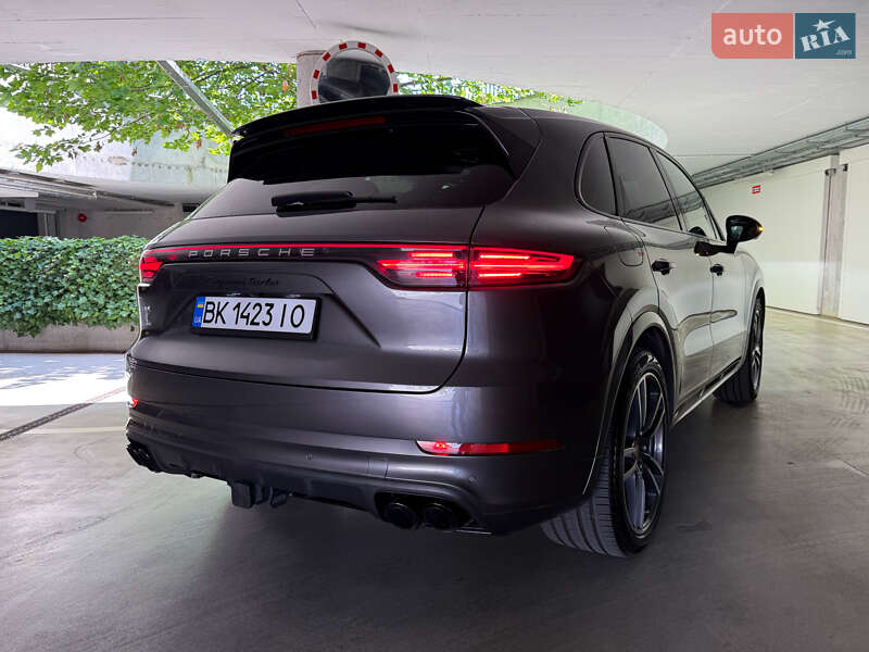 Внедорожник / Кроссовер Porsche Cayenne 2023 в Ровно