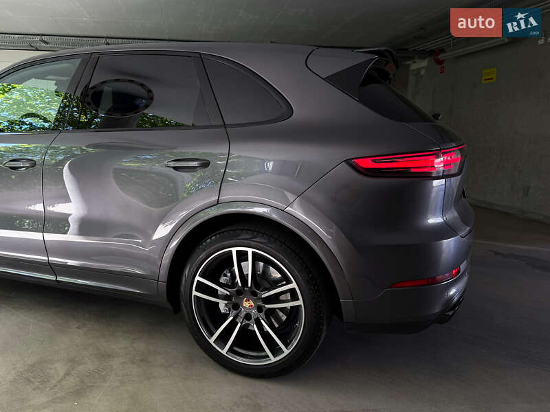 Внедорожник / Кроссовер Porsche Cayenne 2023 в Ровно