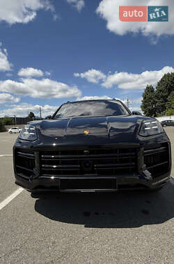 Внедорожник / Кроссовер Porsche Cayenne 2023 в 