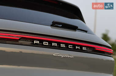 Внедорожник / Кроссовер Porsche Cayenne 2024 в 