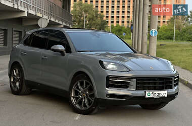 Внедорожник / Кроссовер Porsche Cayenne 2024 в 