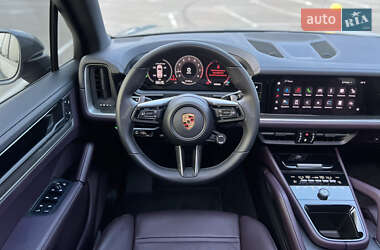 Внедорожник / Кроссовер Porsche Cayenne 2024 в 